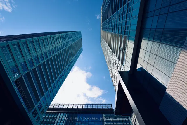 17 Bathurst St Unit 1806