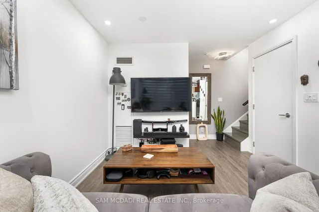 Additional image 9 of 90 Absolute Ave Unit Th119