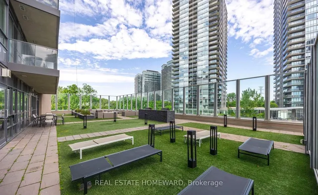 Additional image 26 of 36 Park Lawn Ave Unit 810