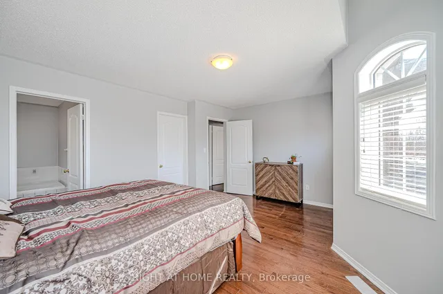 Additional image 29 of 2267 Empire Cres