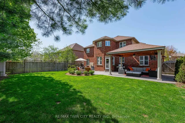 Additional image 47 of 533 Falconridge Cres