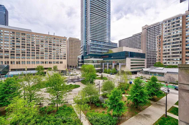 Additional image 38 of 761 Bay St Unit TH08