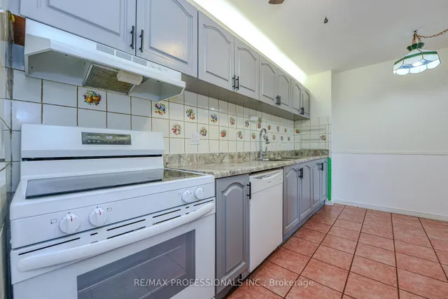 Additional image 12 of 362 The East Mall N/A Unit 302