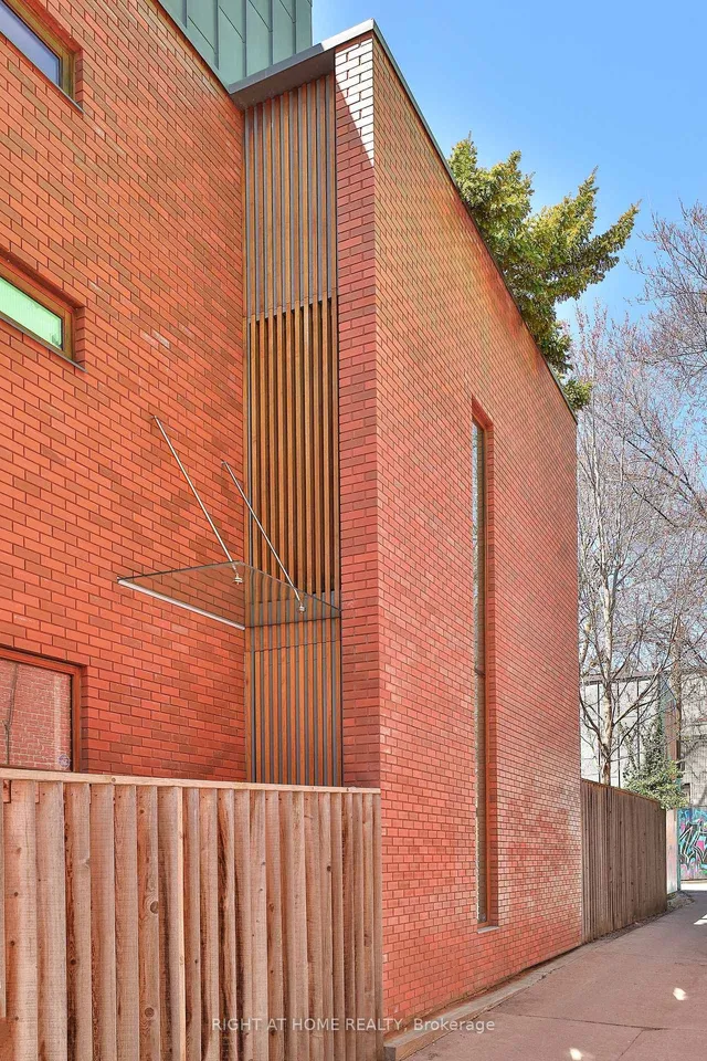 Additional image 2 of 694 Richmond St