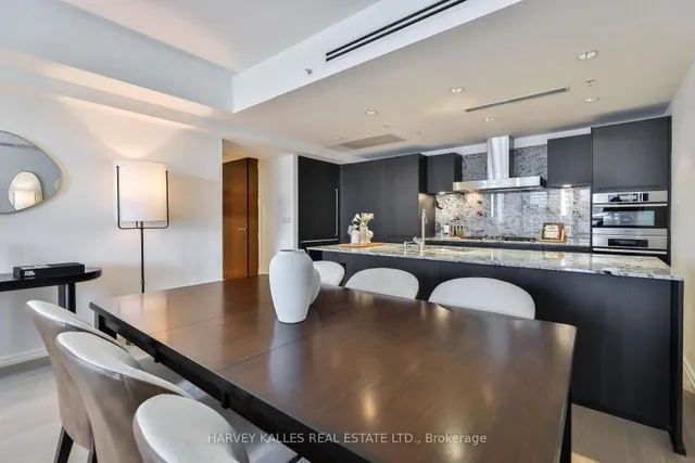 Additional image 10 of 180 University Ave Unit 3808