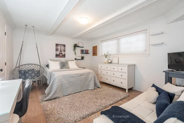 Additional image 33 of 13 Woodend Dr