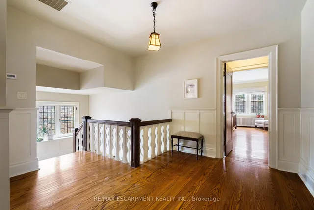 Additional image 21 of 2 Oak Knoll Dr