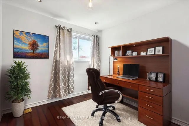 Additional image 10 of 9 Delrosa Crt