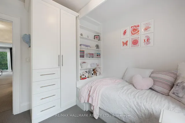 Additional image 28 of 176 Melrose Ave