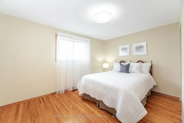 Additional image 12 of 523 Silver Creek Blvd