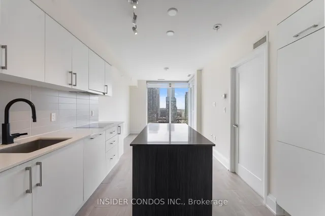 Additional image 9 of 27 Bathurst St Unit 1203