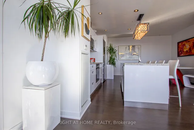 Additional image 32 of 88 Park Lawn Rd Unit 2605