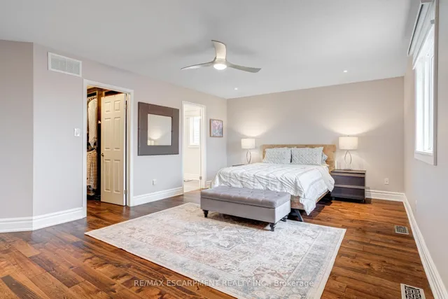 Additional image 34 of 7 Magenta Crt