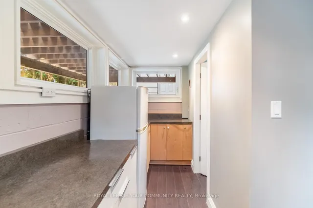 Additional image 32 of 21 Yewfield Cres