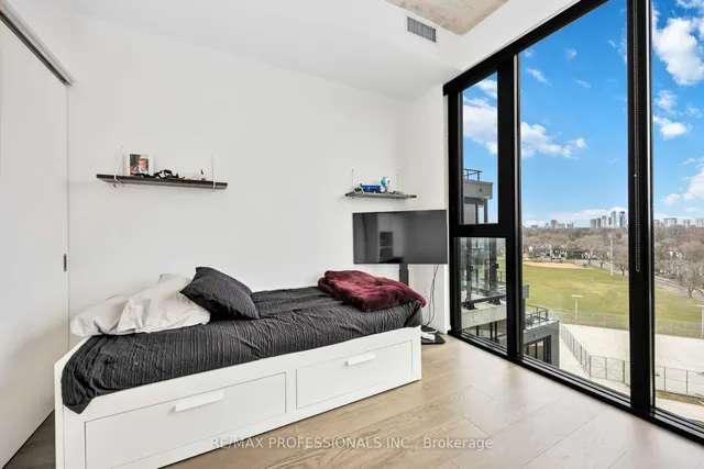 Additional image 13 of 7 Smith Cres Unit 803