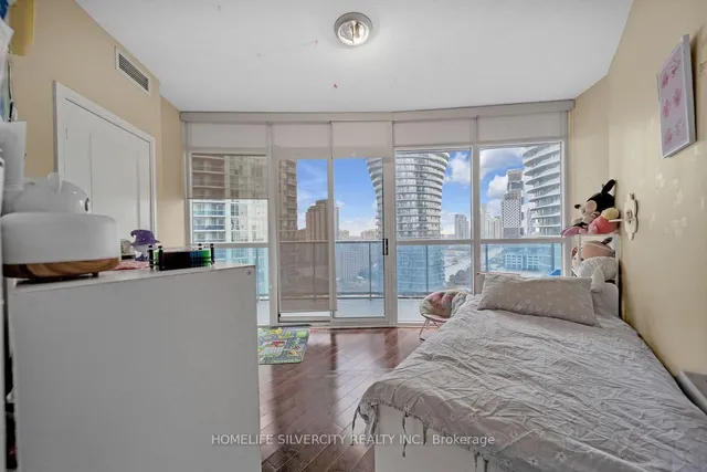 Additional image 17 of 80 Absolute Ave Unit 2006