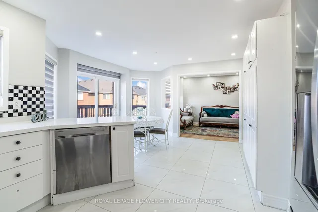 Additional image 16 of 47 Ribbon Dr