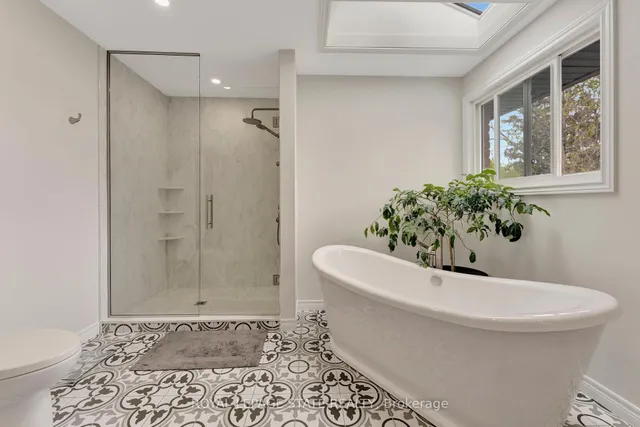 Additional image 26 of 660 Highvalley Rd