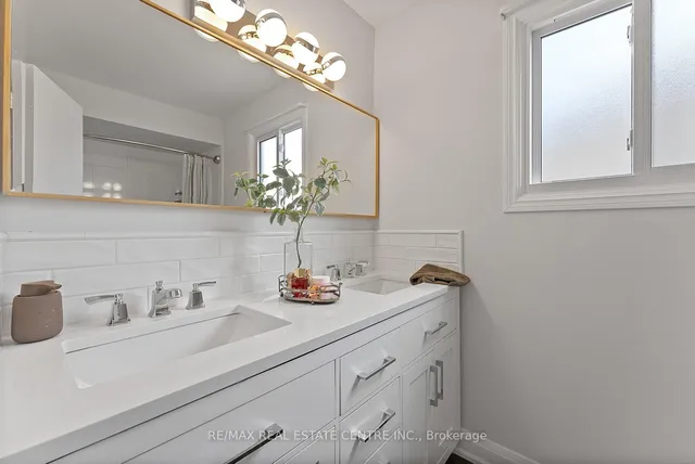 Additional image 30 of 82 Simmons Blvd