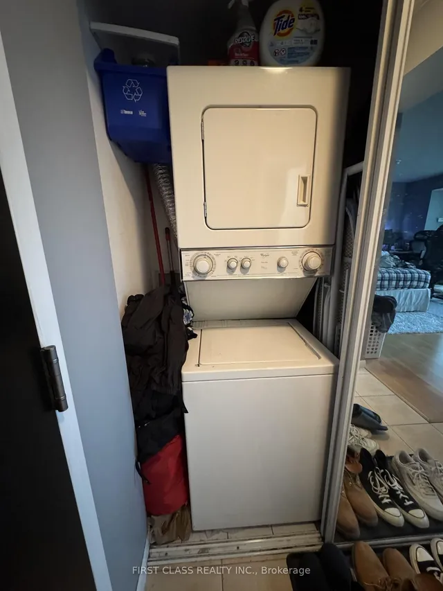 Additional image 7 of 18 Yonge St Unit 2204