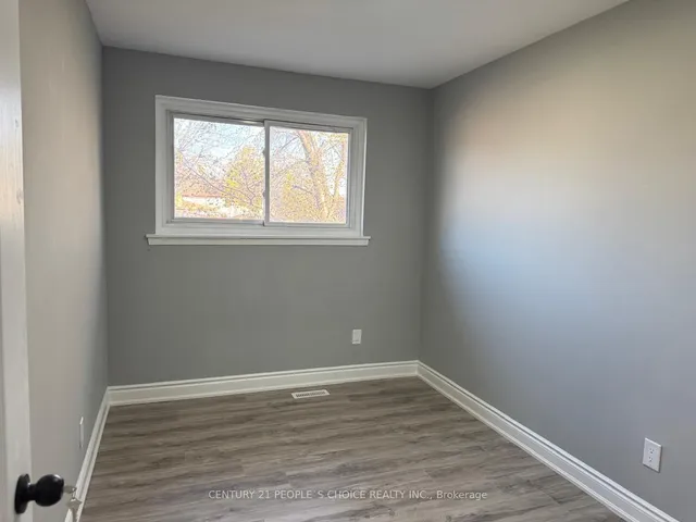 Additional image 7 of 6862 Darcel Ave