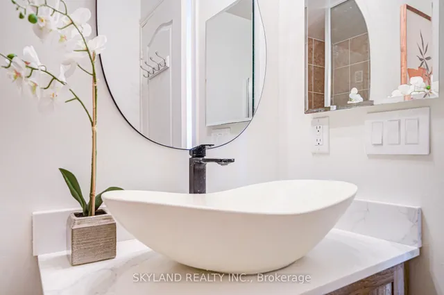 Additional image 29 of 1105 Leslie St Unit 1106