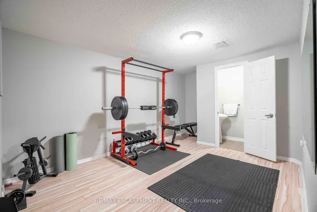 Additional image 16 of 1396 Upper Ottawa St Unit 33