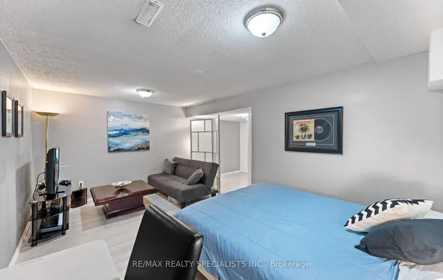 Additional image 32 of 93 Collins Cres