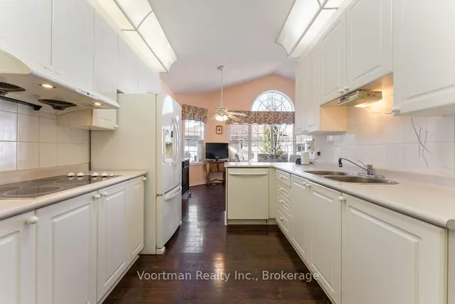 Additional image 6 of 360 Silverbirch Blvd Unit 54