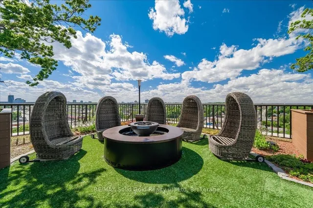 Additional image 48 of 2 Lancaster St Unit 403