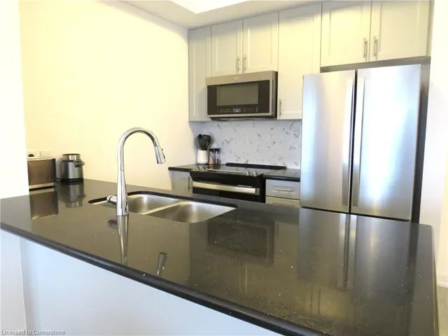 Additional image 7 of 470 Dundas St Unit 305