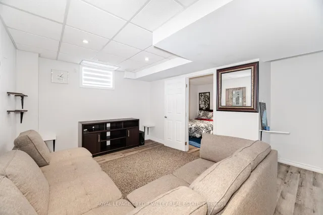 Additional image 40 of 2 Bramoak Cres