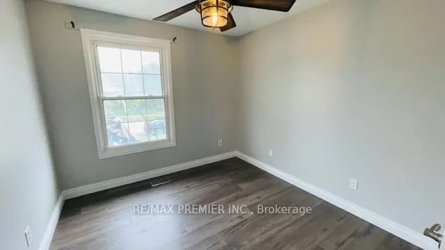 Additional image 12 of 581 Laural Dr