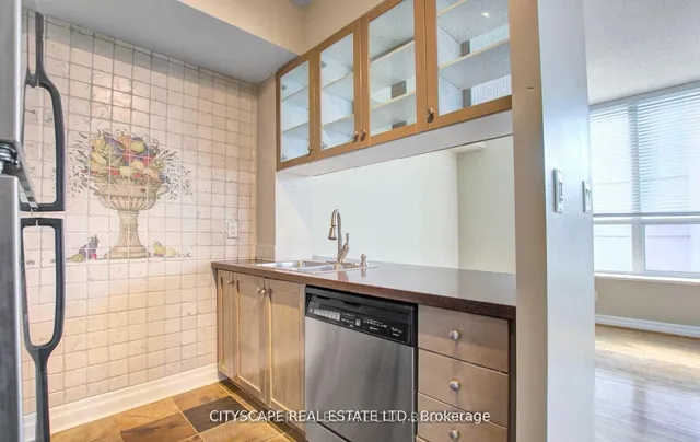 Additional image 16 of 70 Alexander St Unit 802