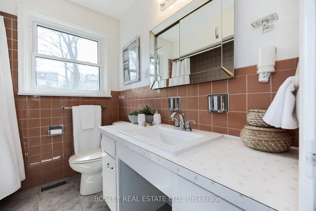 Additional image 30 of 265 Chaplin Cres