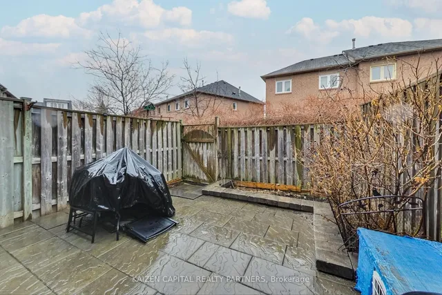 Additional image 13 of 98 Spadina Rd Unit 98