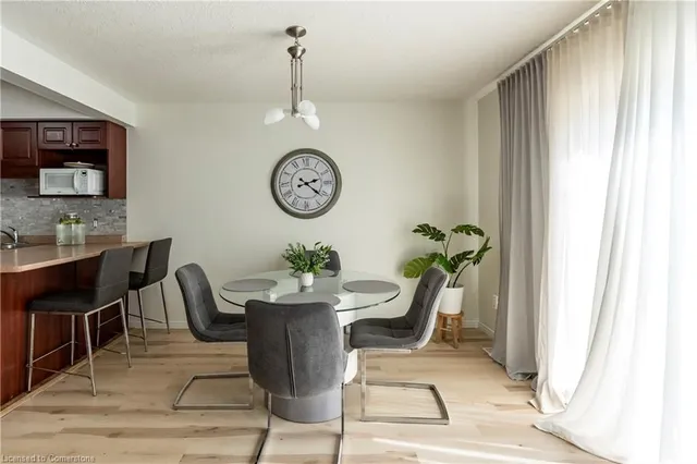 Additional image 10 of 30 Fallowfield Dr