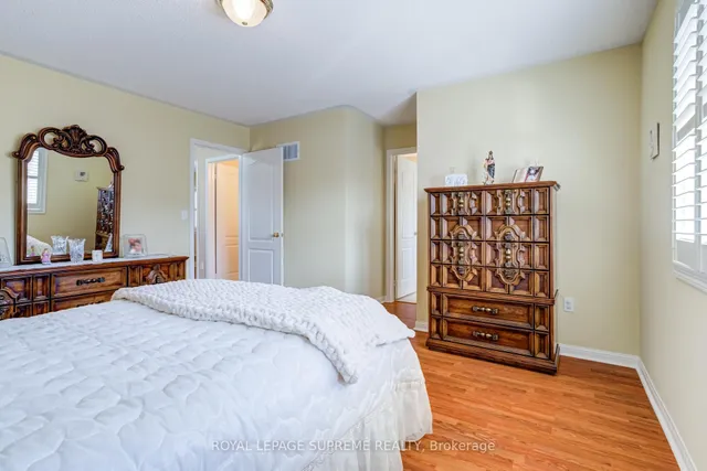 Additional image 21 of 1063 Wallbrook Cres