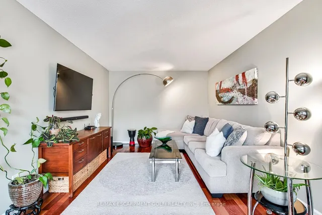 Additional image 13 of 773 Laurier Ave