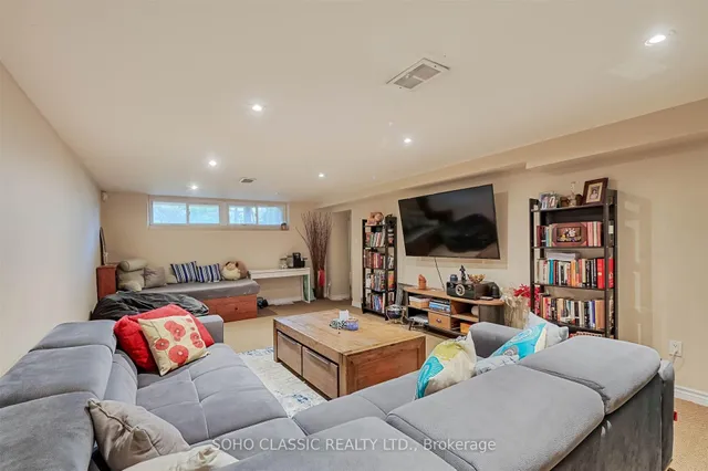 Additional image 12 of 20 Paperbirch Dr