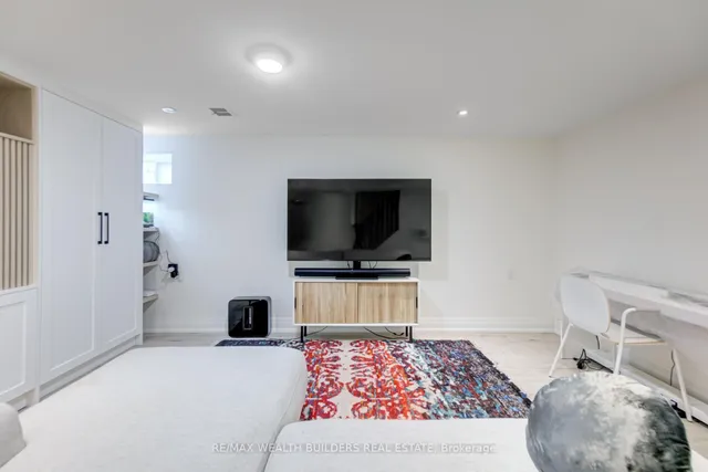 Additional image 31 of 23 Van Stassen Blvd