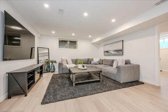 Additional image 30 of 504 Netherwood Cres