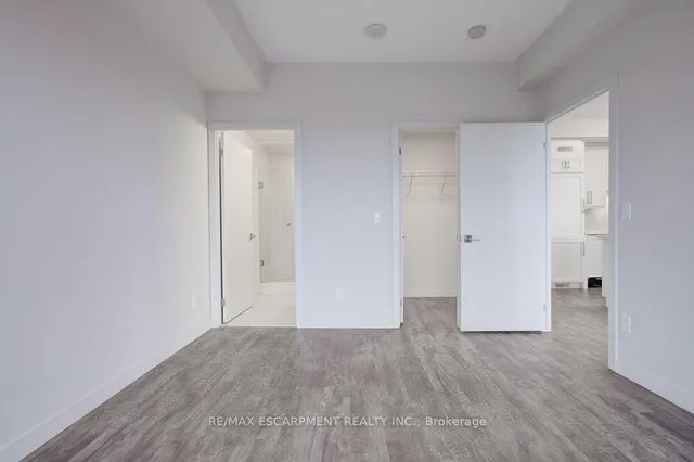 Additional image 12 of 2093 Fairview St Unit 1504