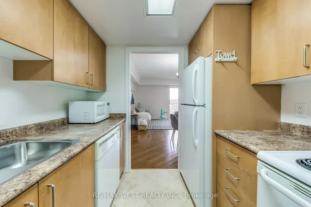 Additional image 17 of 2088 Lawrence Ave Unit 710