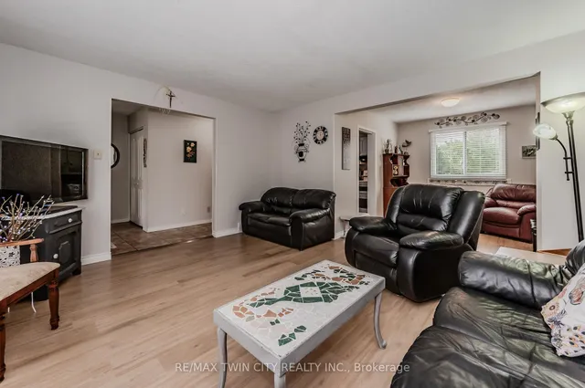 Additional image 10 of 136 St Jerome Cres