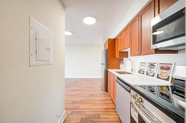 Additional image 19 of 125 Village Green Sq Unit 3701