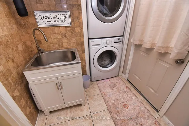 Additional image 36 of 47 Surrey Dr