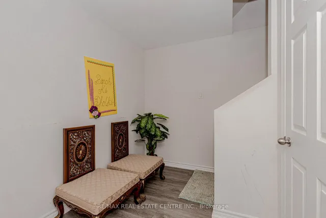 Additional image 36 of 340 Shady Glen Cres