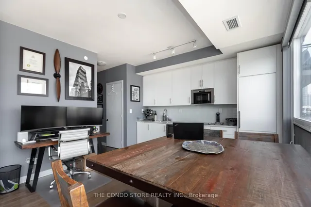 Additional image 9 of 460 Adelaide St Unit 2006