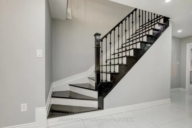 Additional image 19 of 44 Lormel Gate